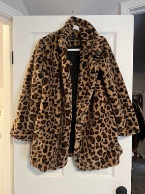 Love Tree Leopard Print Teddy Jacket in Brown and Black